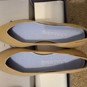 Rothy's Camel Merino Points, Size 12 NEW!